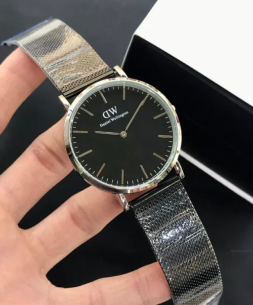 Daniel Wellington Men’s Slim Quartz Watch – Stainless Steel Chain | Minimal Index Dial Premium Wristwatch