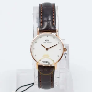 Daniel Wellington 0902DW/1 Women’s Leather Strap Watch – Elegant Wristwatch for Ladies